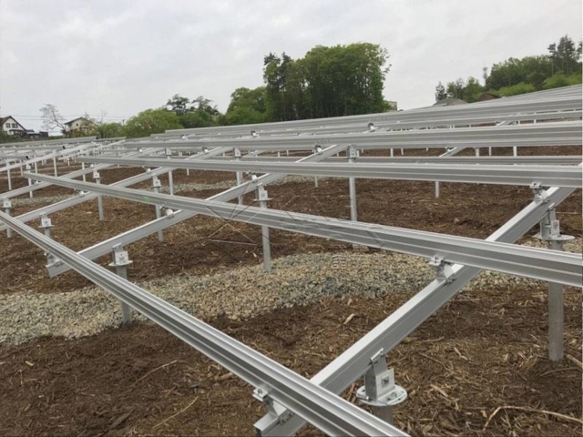 تركيب عمود الألواح الشمسية